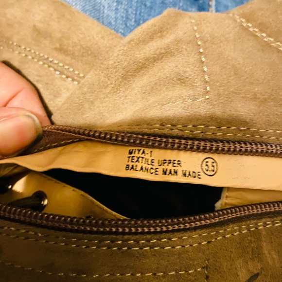 Heels - Picture 3 of 5